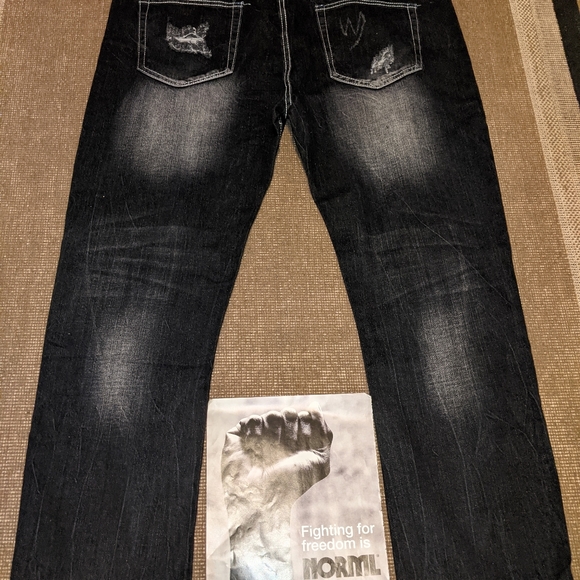 Menswear - Picture 3 of 7